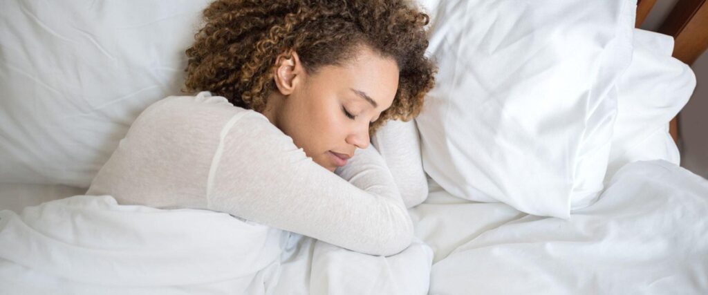 Como a alimentação contribui para uma boa noite de sono