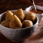 Mini Coxinha de Aipim Com Frango